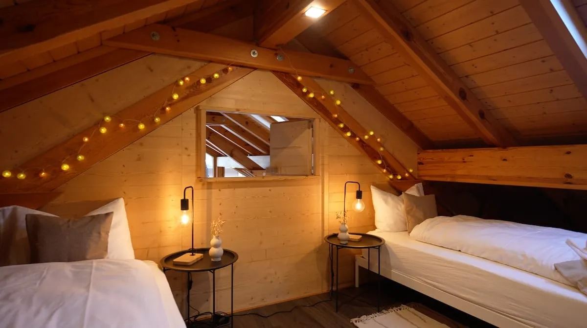 Schafberg chalet room with two single beds